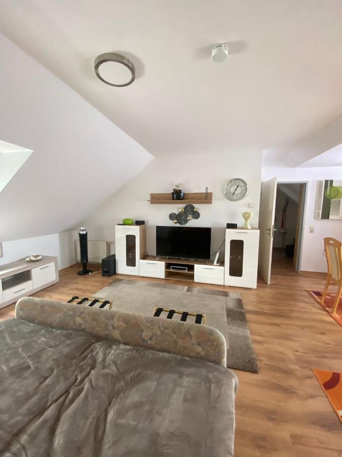 Dachgeschoss Apartment Mit Ausblick Halle  Exterior photo