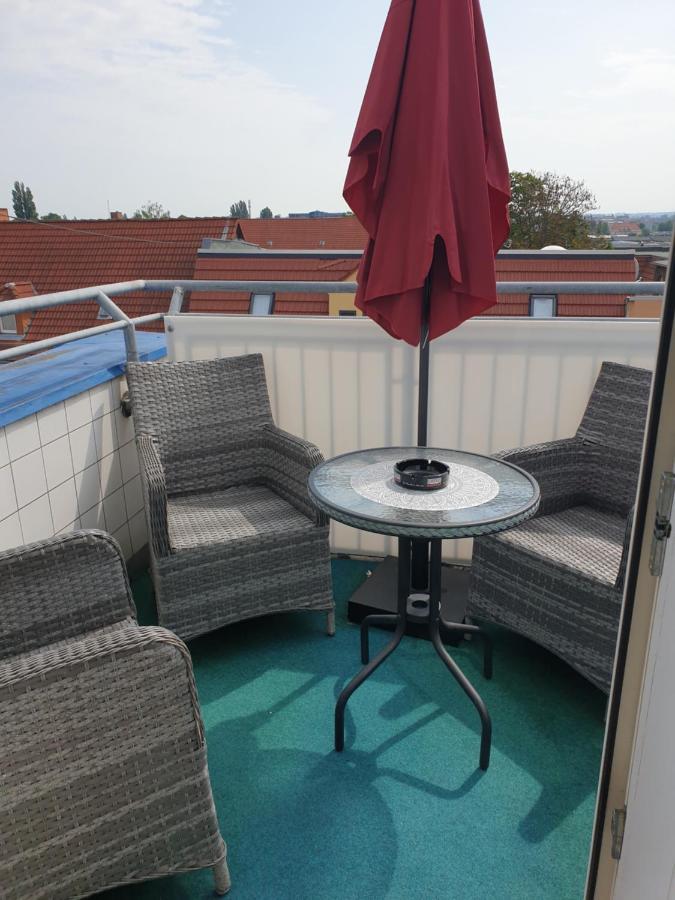 Dachgeschoss Apartment Mit Ausblick Halle  Exterior photo
